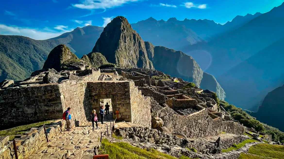 conhecer Machu Picchu por conta própria ou com agência